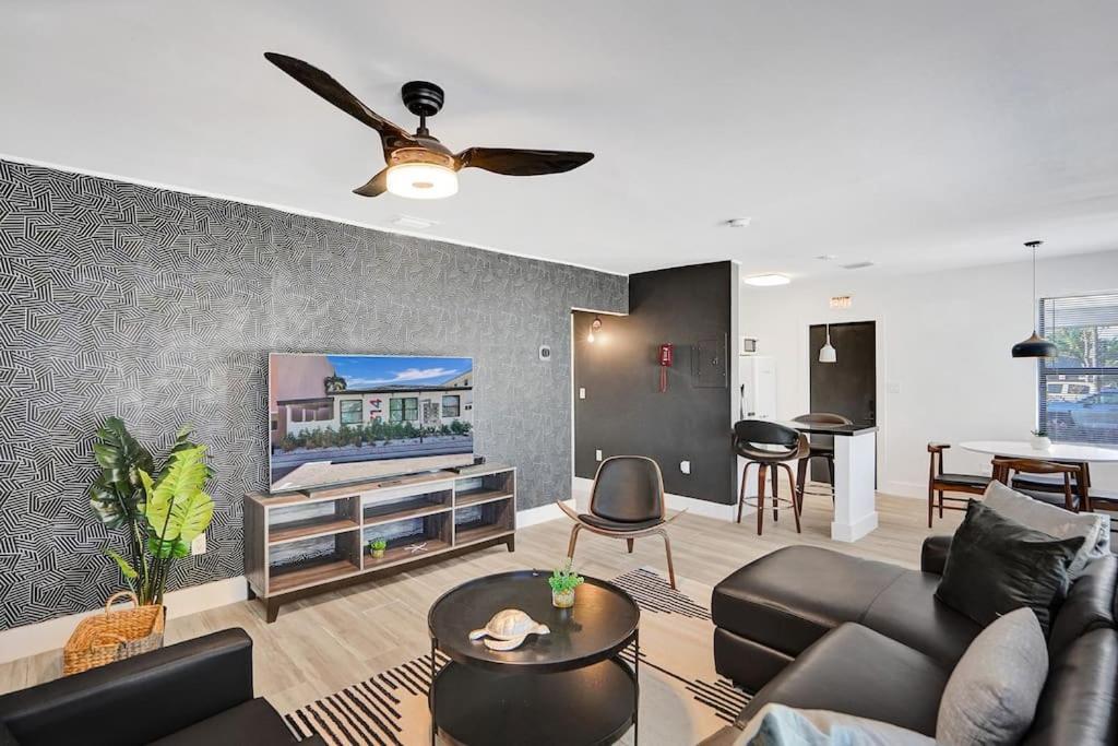 Hollywood Apartments Host By Beenomad ภายนอก รูปภาพ